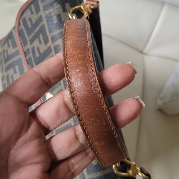 RARE FENDI FF MONOGRAM~ 2 WAY WITH CROSSBODY STRAP - Picture 13 of 16